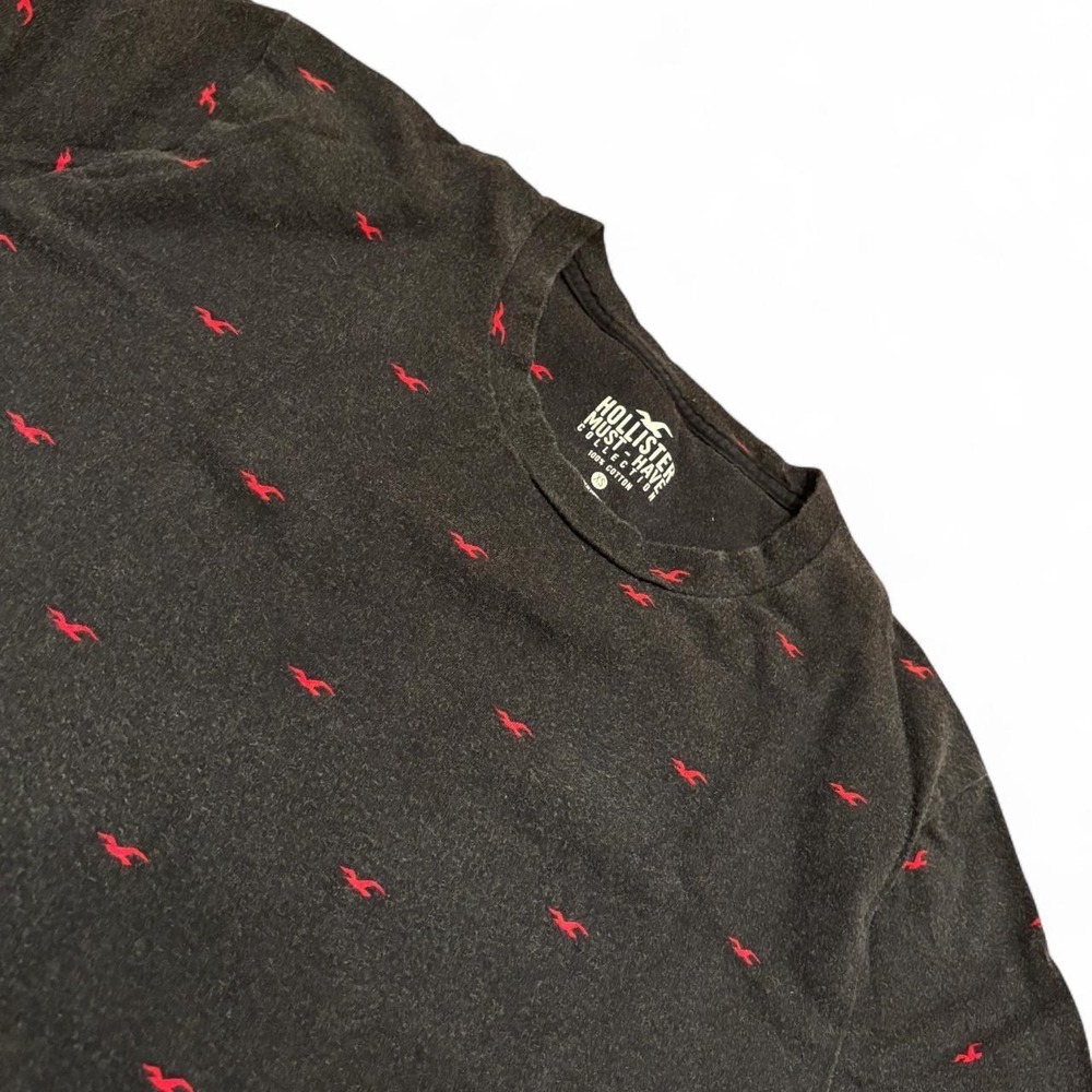 Hollister Must-Have Collection Mens XS Black Allover Red Logo Seagull T-Shirt